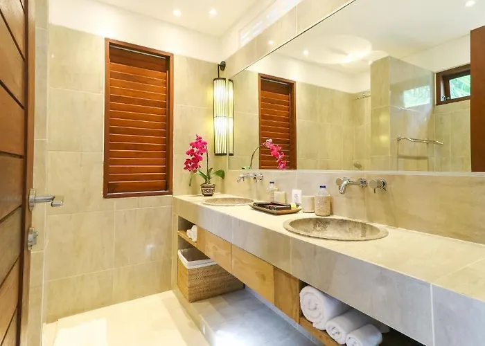 Villa Abakoi, 6 Bedrooms Private In Seminyak