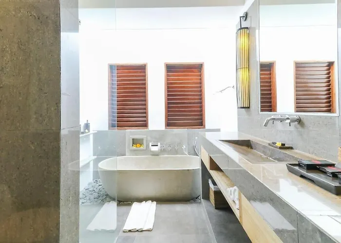Abakoi, 6 Bedrooms Private In Seminyak