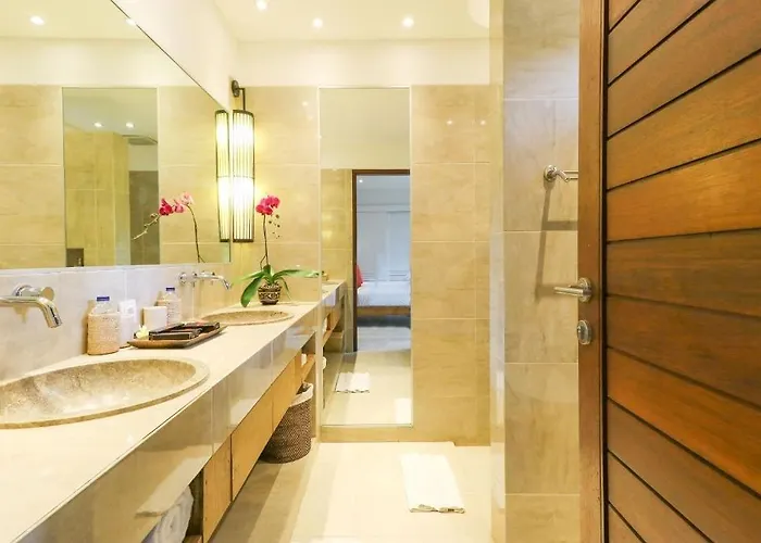 Villa Abakoi, 6 Bedrooms Private In Seminyak